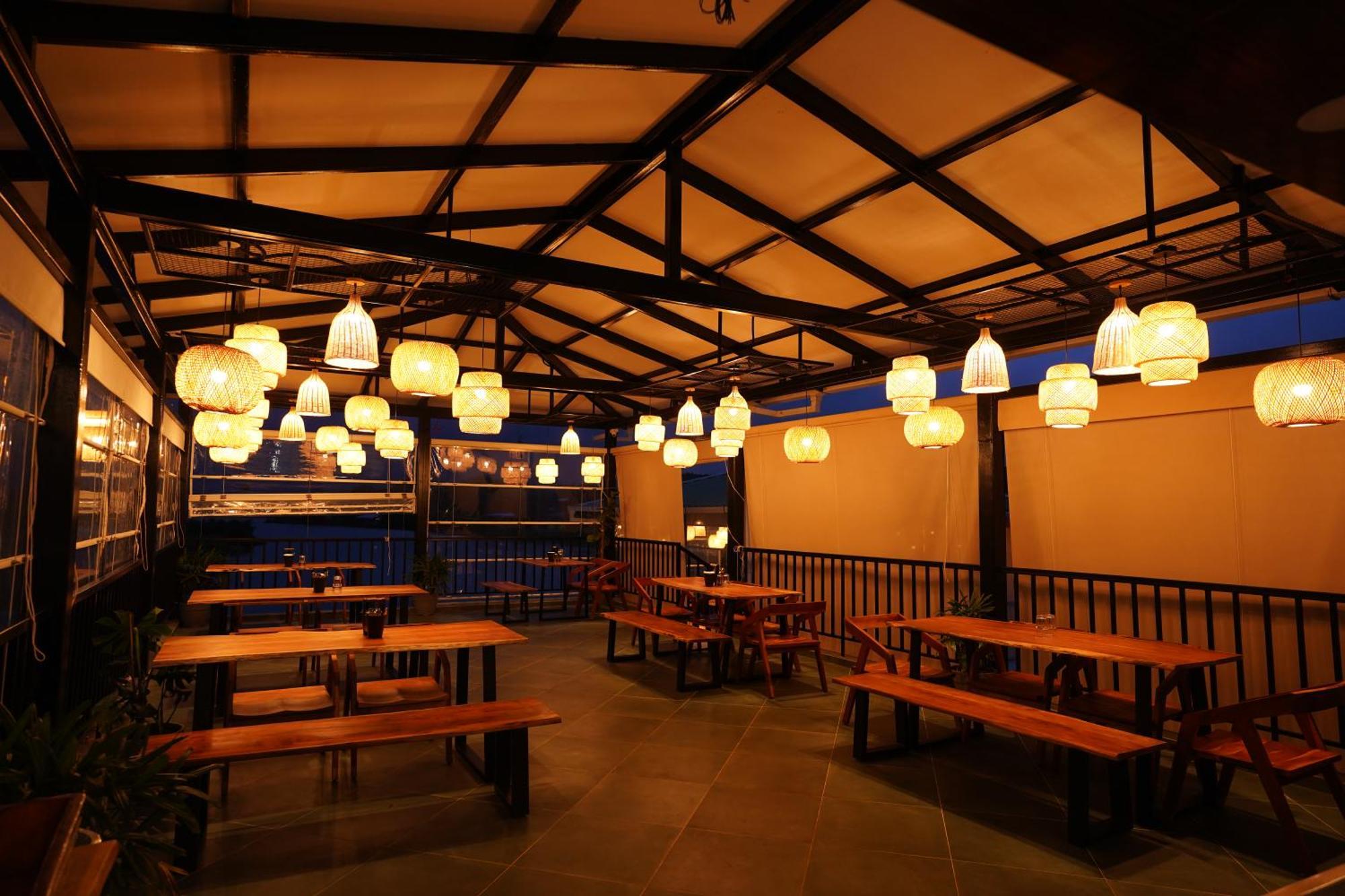 The Boat Club,Karjat Hotel Eksteriør billede