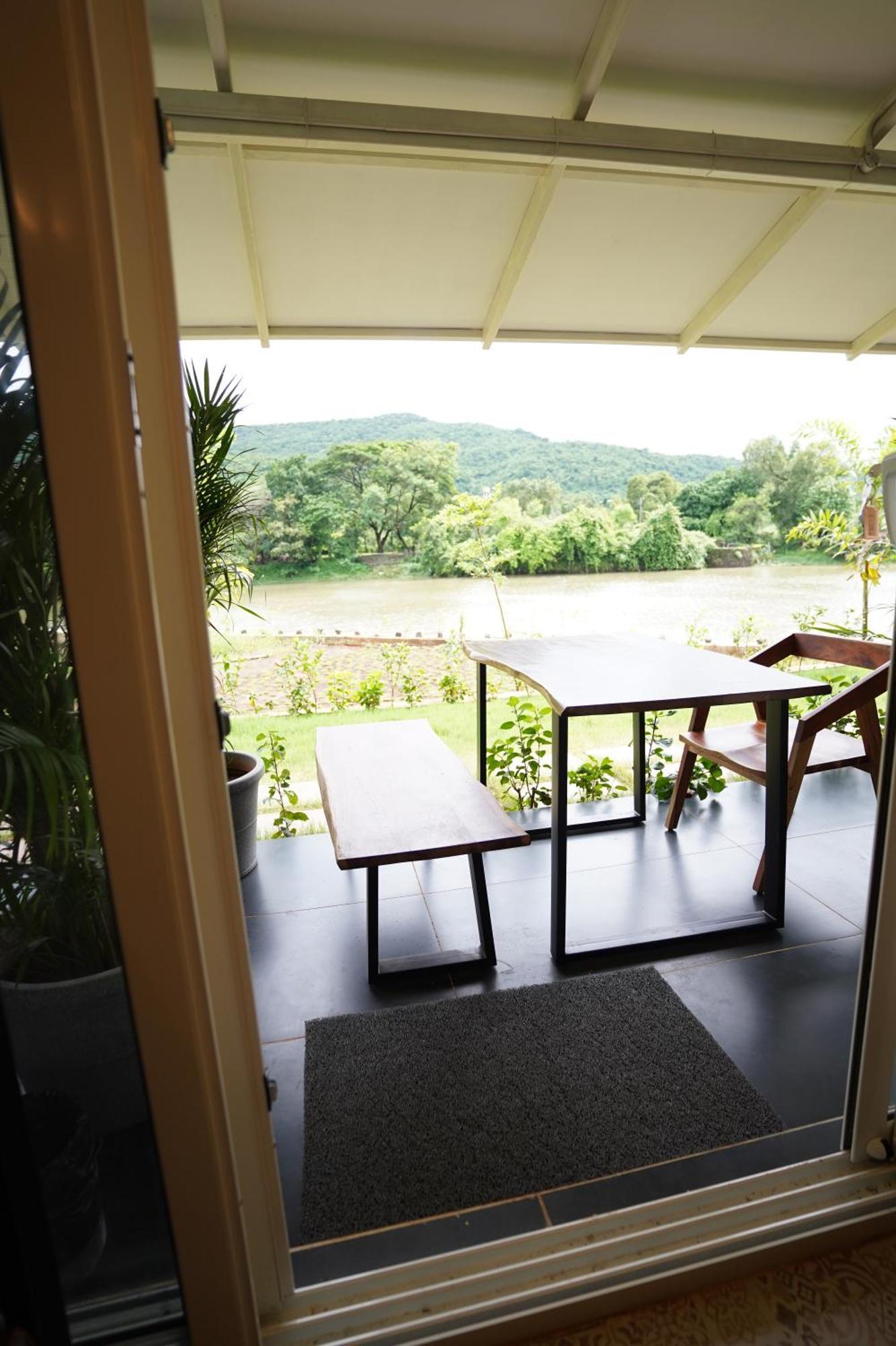 The Boat Club,Karjat Hotel Eksteriør billede